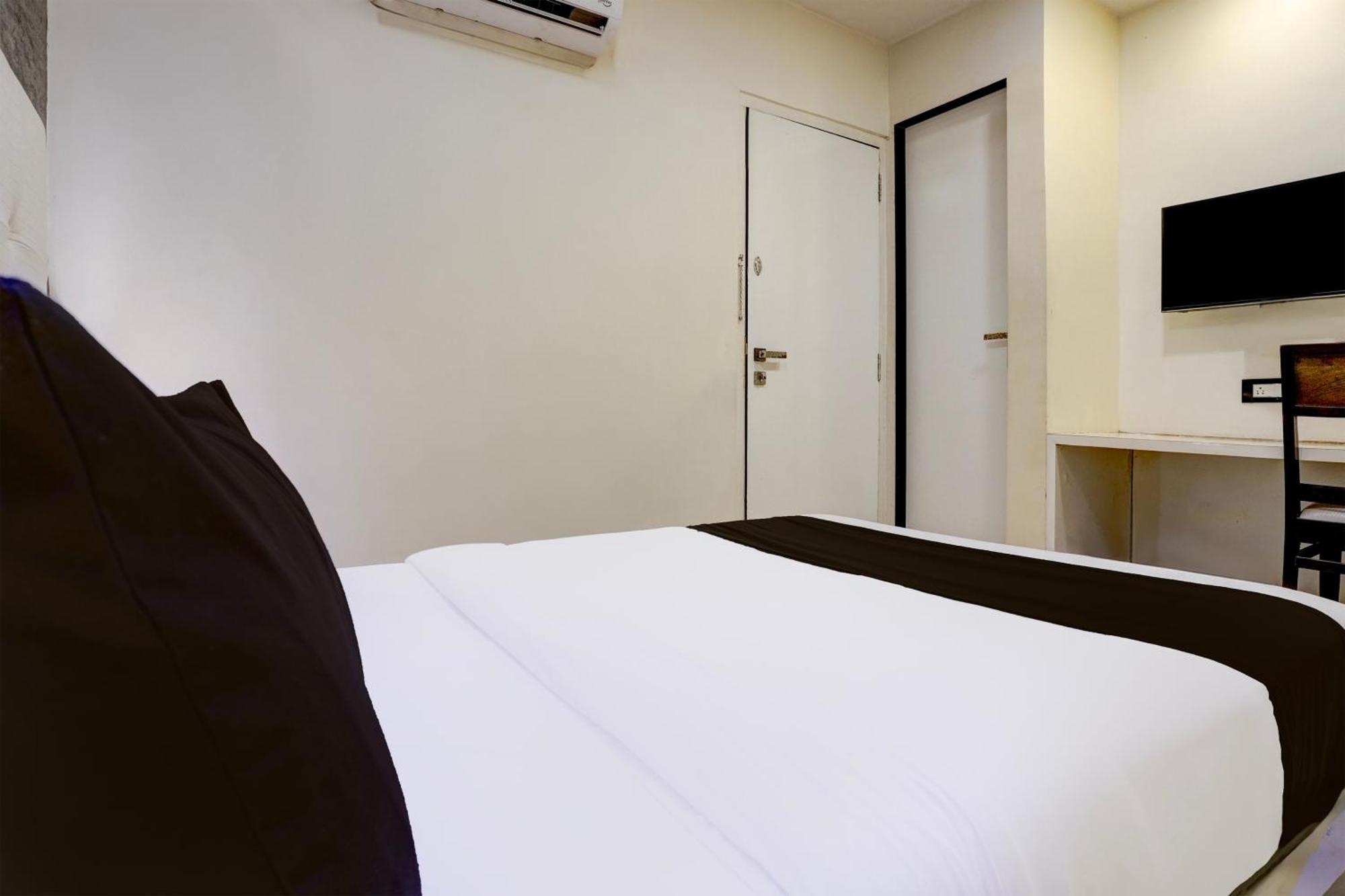 Hotel O Golden Star Bombay Extérieur photo
