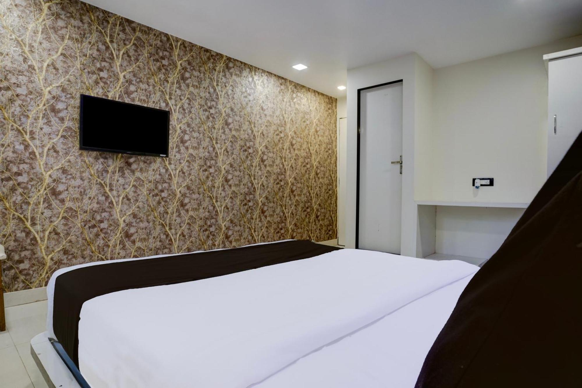 Hotel O Golden Star Bombay Extérieur photo